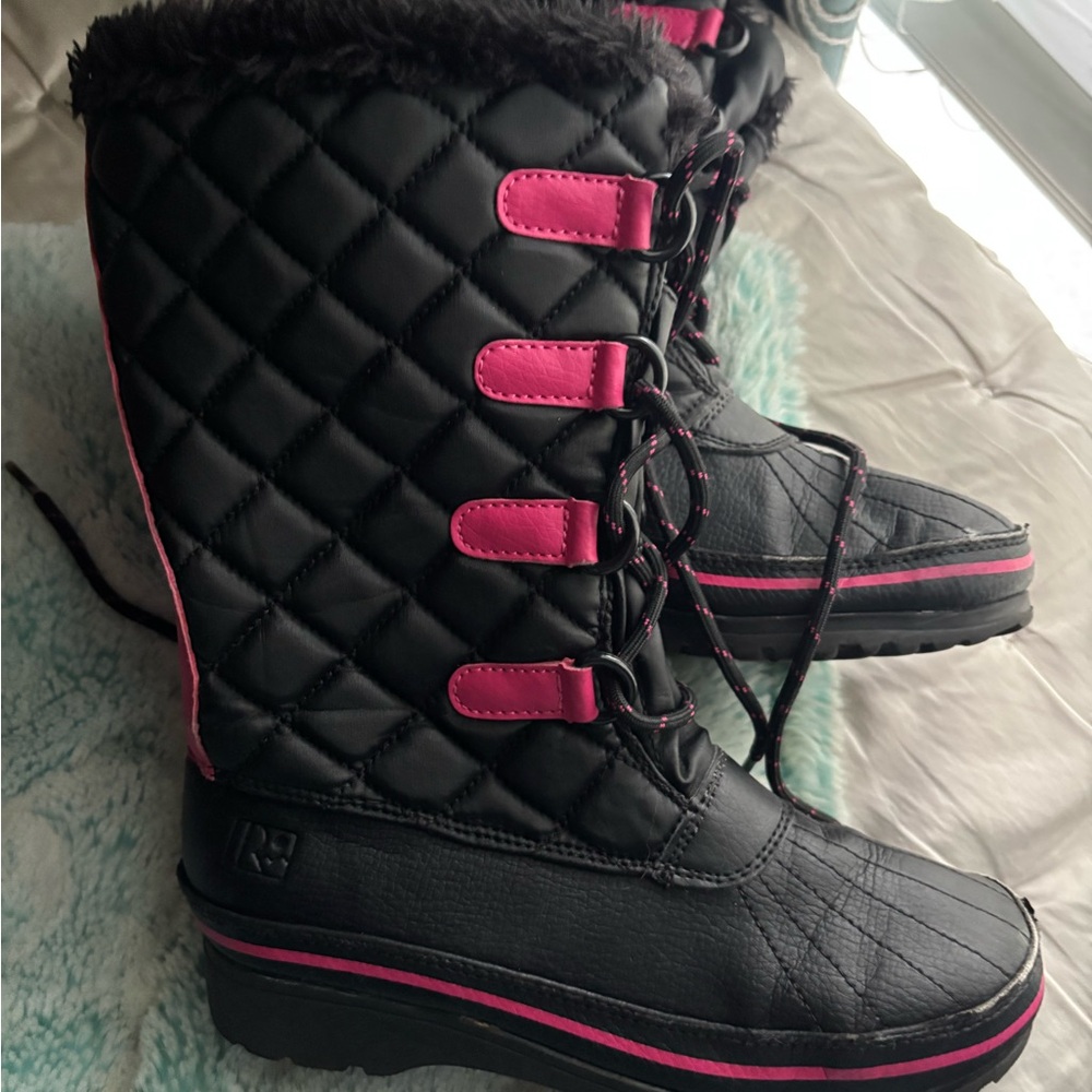 Rugged Outback Girls Winter Boots size 2